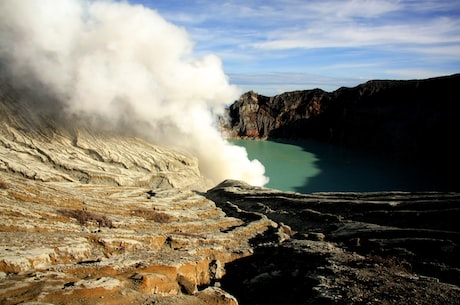 程海湖：中国最美的火山湖